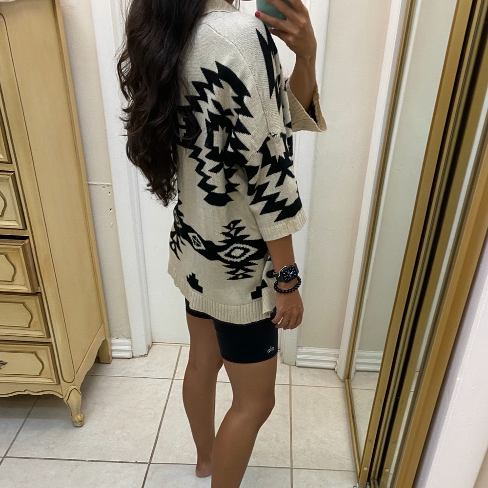 White & Black 3/4 Sleeve Tribal Cardigan NWOT
